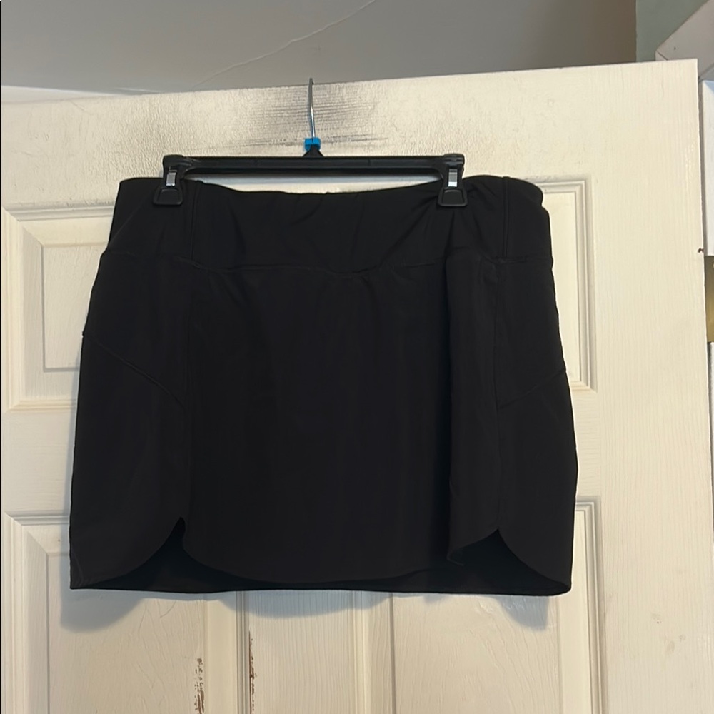 Avia Black Skirt Skort with built in Shorts Size Large (12-14)